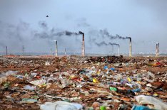 20-shocking-photos-of-humans-slowly-destroying-planet-earth-17